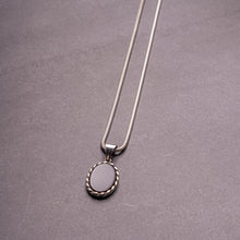 Load image into Gallery viewer, Silver Twist Stone Necklace